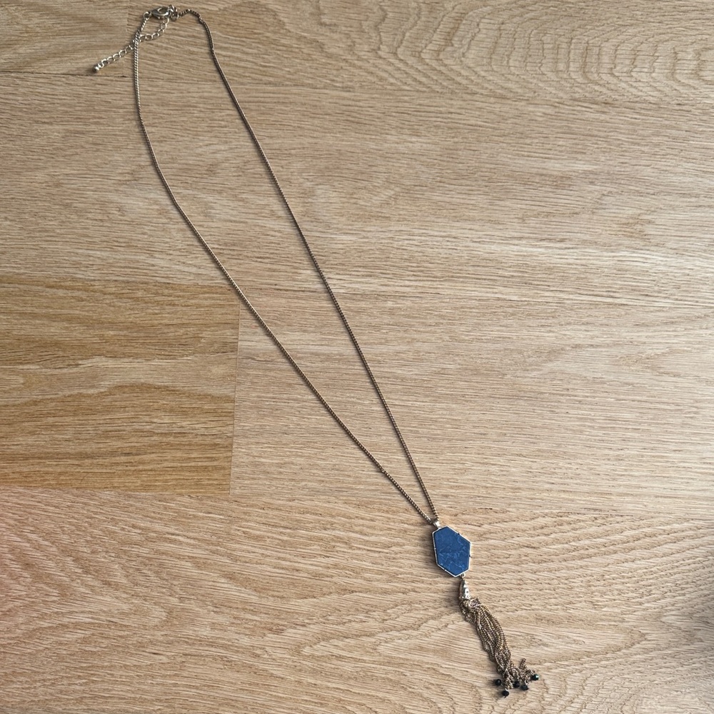 Elegant Blue Pendant Necklace